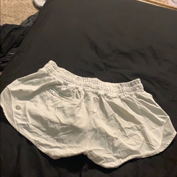 White lululemon shorts - Picture 2 of 6